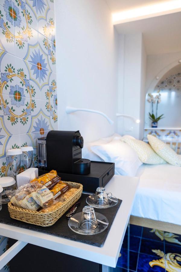 Decori Suites Amalfi Coast - Free Parking Vietri Exterior foto